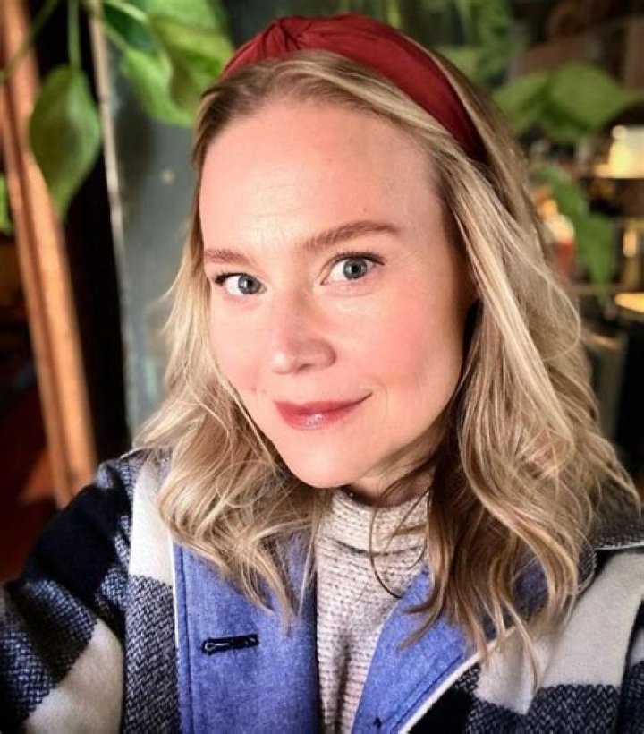 Kristin Booth - Bio, Age, Career, Net Worth, Married, Height, Facts